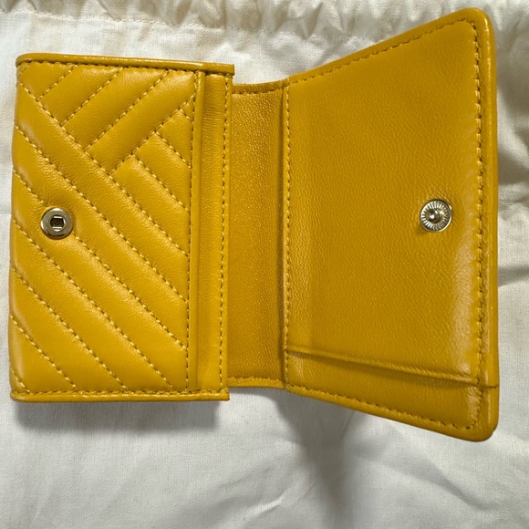 Tory Burch Wallet - Picture 10 of 12